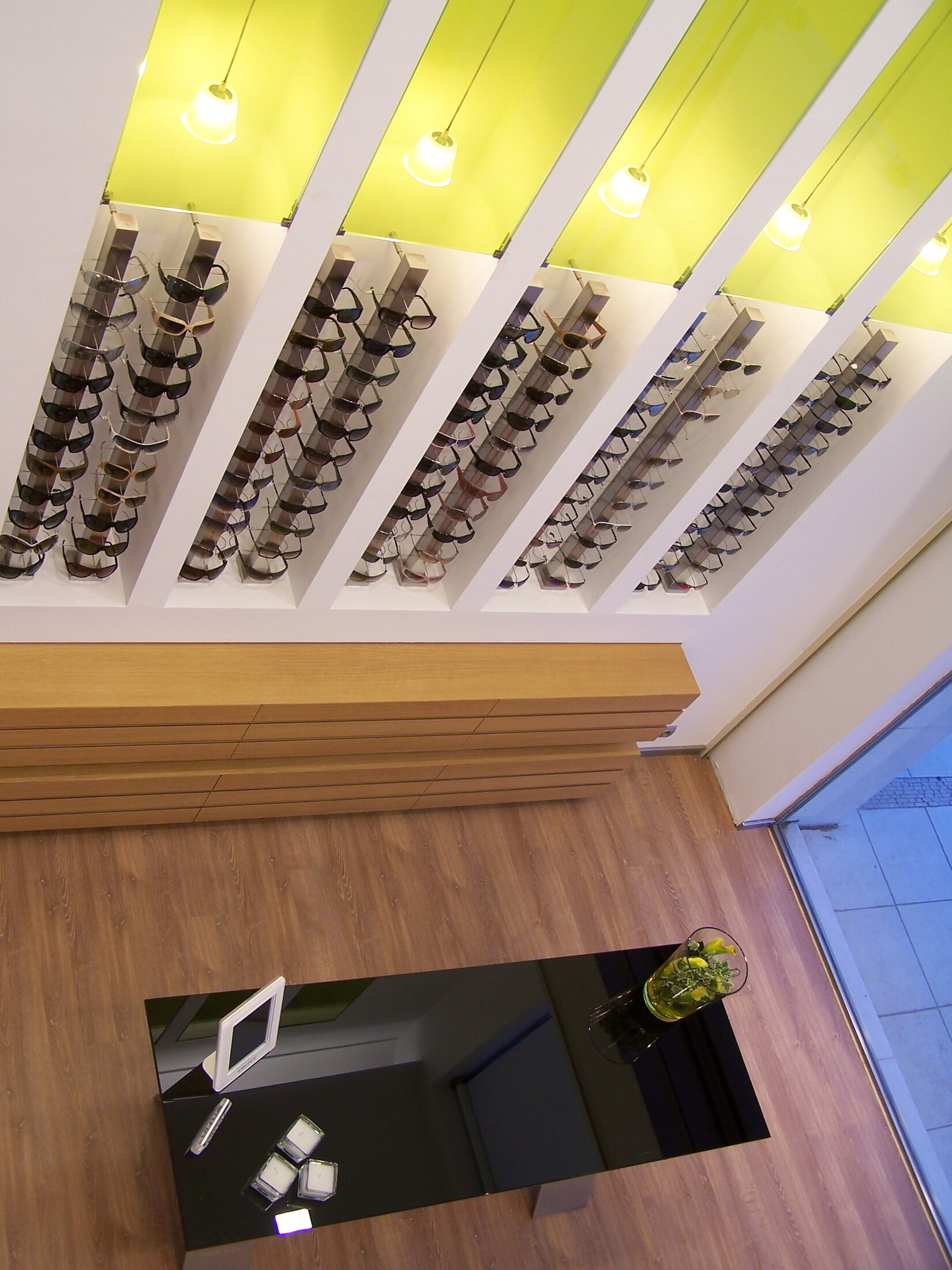 Tsipourakis optical retail display detail